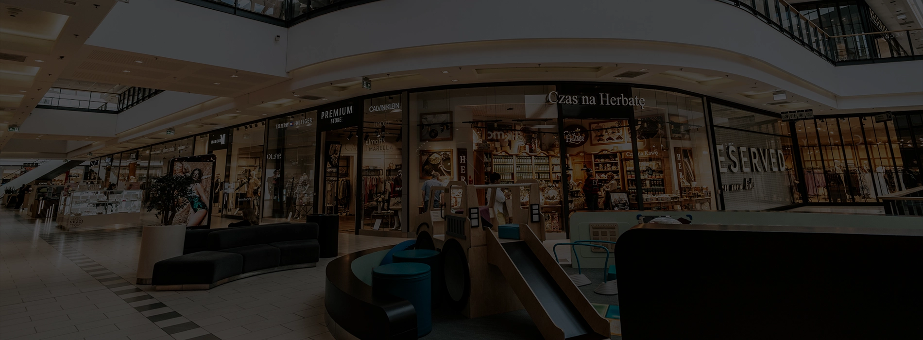 Zdjęcie sklepów w galerii amber